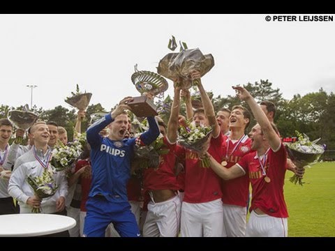 PSV B1 wint beker!