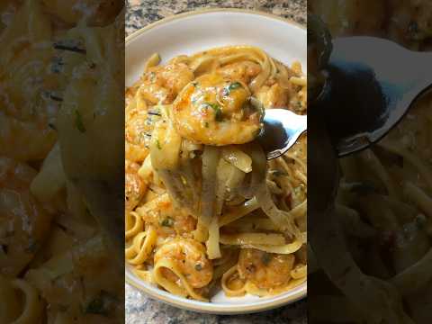 Garlic Butter Shrimp Fettuccine!