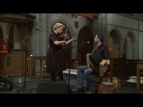 Eliza Carthy & Saul Rose: Washing Song