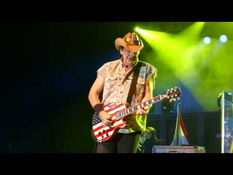 Ted Nugent 2016-07-22 Pompano Beach, Florida - Front Row & Close
