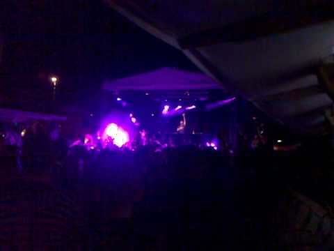 Funkerman @ Café del Rio, Budapest, 23/05/2010 [plays Amplifier / Walking on a dream]