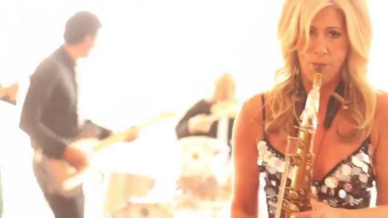 Promotional video thumbnail 1 for Katja Rieckermann Playing the Saxophone