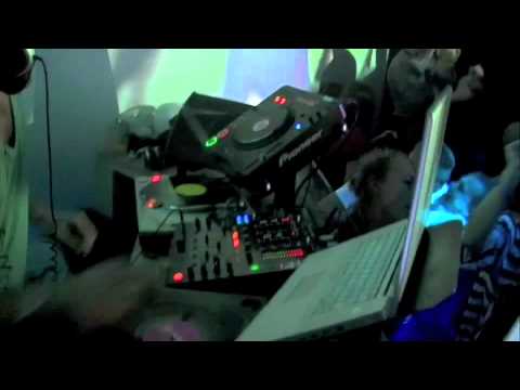 Jaffa Surfa @ Replay / London  30.10.2010  part1