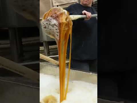 這就是#maplesyrup的製作方法#短褲#foodinsider#howitsmade (This is how #maplesyrup is made #shorts #foodinsider #howitsmade)