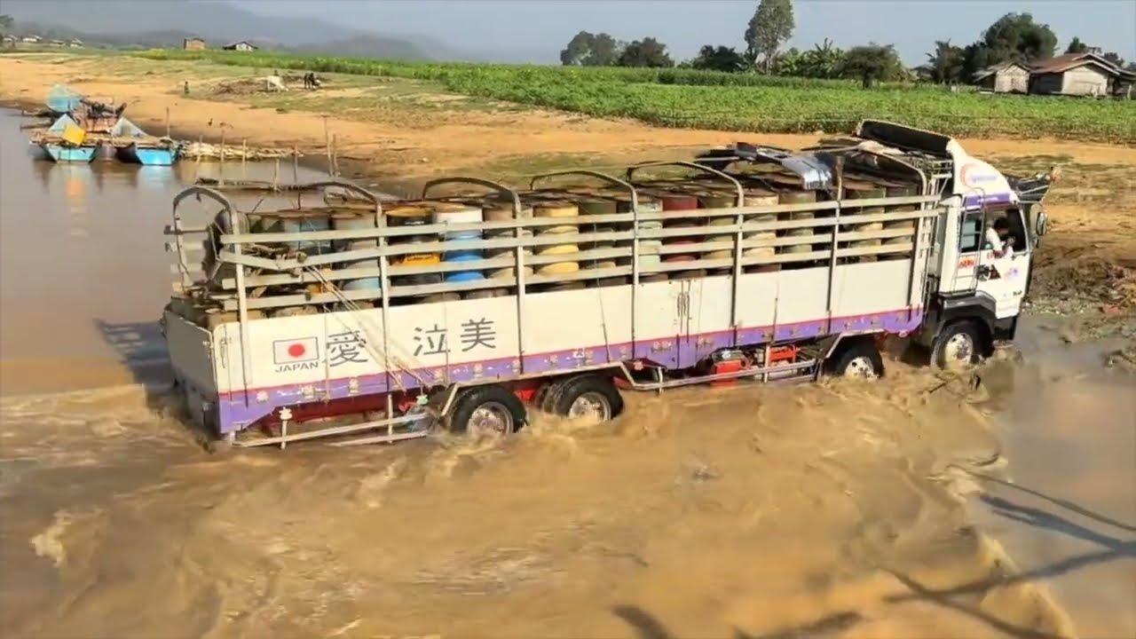 တကယ်ကြမ်းတဲ့လမ်းတွေ လုပ်စားရတာမလွယ်ဘူးဗျာ