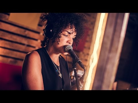 Murdock - Make Me Stronger (ft. Jenna G) (live)