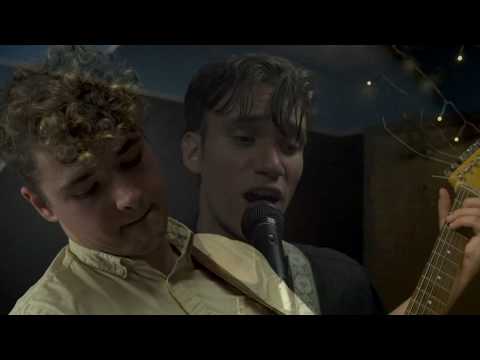 Stereo Test Record - hangin' with the band (mini doc)