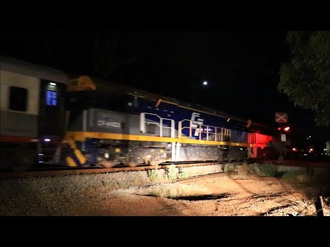 SCT 5PM9 passing Virginia with CF4410 & CF4403