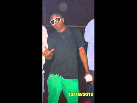 HOLD UP!!!!ft: BIZZLE & YOUNG ENZ