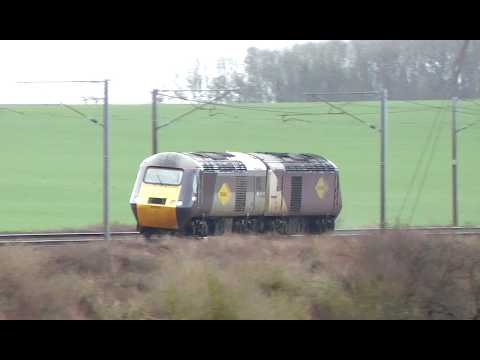 HST Power Cars 43321 and 43274 on Gamston bank. Watch the rear roof of the 2nd power car! What?