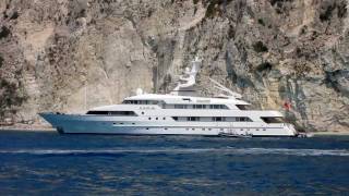 preview picture of video 'Super Yachts at Anchor.wmv'