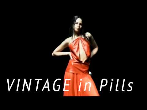 Vintage in Pills ALEXANDER McQUEEN Spring 2000 New York - Fashion Channel