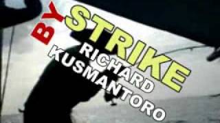 preview picture of video 'Kuwe Lilin Strike by Kusmantoro'