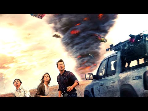 Scientist And Youtuber Race Towards Unstoppable Twister Tornado Before it Reaches The City