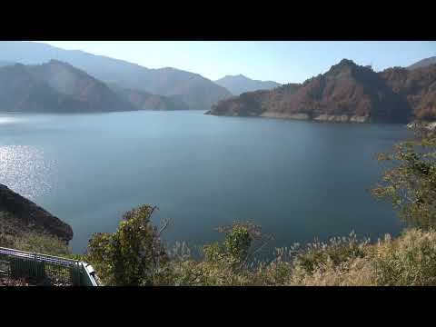 Meninas e folhas de outono [os três principais lagos da OTM no Japão, Lago Tagokura]