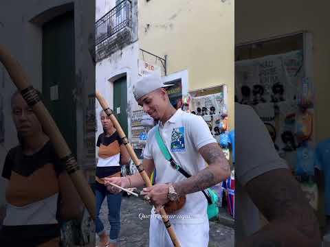 veigh brincando tocando berimbau visitando em salvador na bahia🔥💥