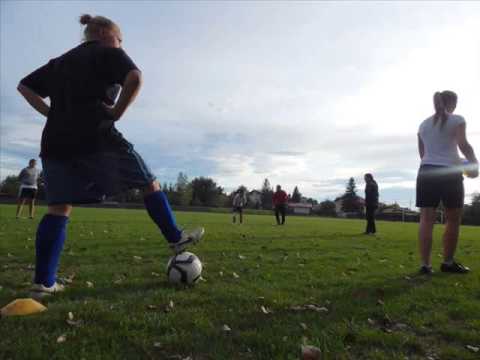 Iskra Brzezinka  Kobieca sekcja piłki nożnej początki ISKIEREK