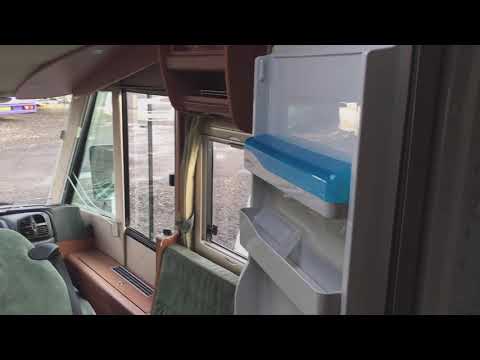 Random Travel: Introduction to 2005 Carthago Chic i47 motorhome internal layout