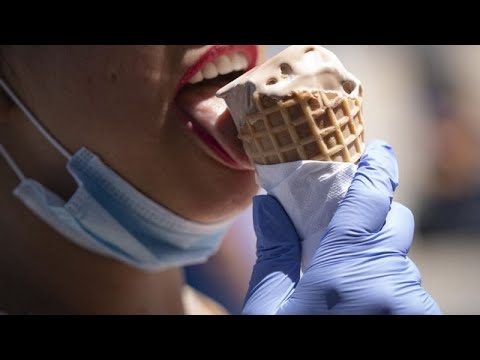 Algerian family in Oran preserves tradition of 'créponné' ice cream