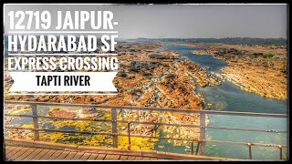 preview picture of video 'Jaipur-Hydarabad SF Express crossing Tapti River at Near Bhusawal'