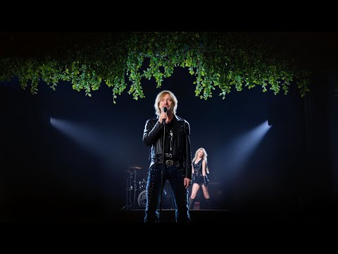 Rock n Roll Christmas kiss