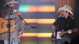 Brad Paisley Alan Jackson out in the parkin lot