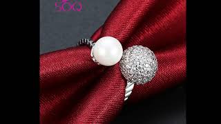 Frosted beads and diamonds in white gold and pink