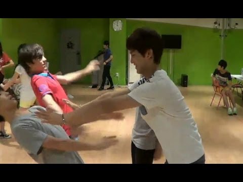 130725 Hand-push game feat. maknae line