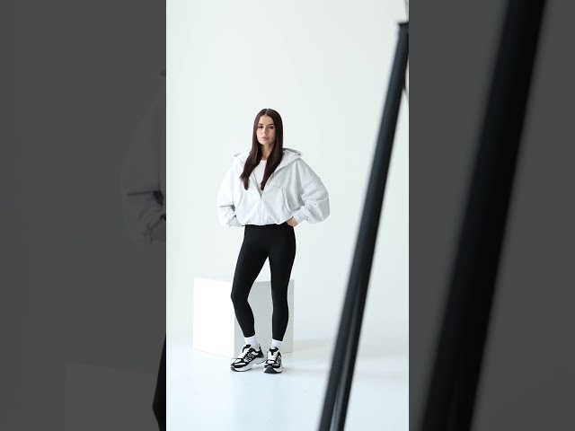 Чоботи жіночі шкіряні байка хутро 592641 Чорний Кросівки жіночі хутро 593078 Чорно-білі