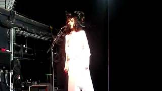 PJ HARVEY &quot;Hanging in the wire&quot; live in New York (4/19/2011)