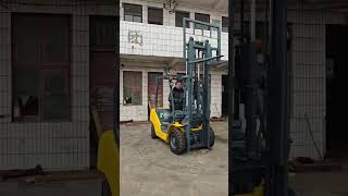 Xe nâng động cơ diesel Komatsu 30 để bán - Hình ảnh 3 | Machineryline VN Xe nâng động cơ diesel Komatsu 30 | Hình ảnh 3 - Machineryline