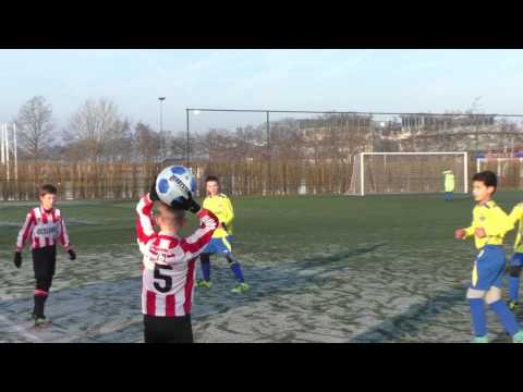 Floreant J013-1 - Alphense Boys J013-4 (1e helft 0-1)
