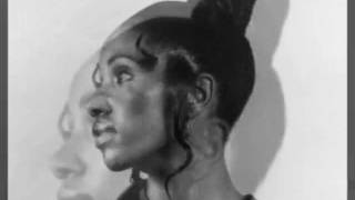 Syreeta SongBook:7 -  ''I'm Goin' Left''  .wmv