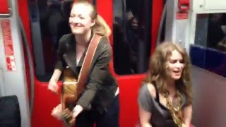 Subway jam Heidi Joubert, Kiddokat &amp; Random Passenger - Prince Kiss cover Frankfurt s-bahn
