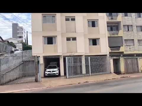 Man found dead in apartment in downtown Patos de Minas; partner arrested.