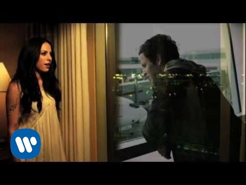 Simple Plan - Jet Lag ft. Marie-Mai (Official Video)