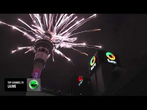 Top Channel/ Viti i Ri 2026! Mbërrin në vendet e Lindjes së Largët, ndizen dritat e festës
