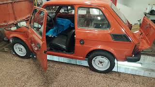 Fiat 126p w którym jest sporo nowych części.