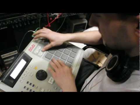 MPC 2000 XL french beatmaking (space art) by CARBU21