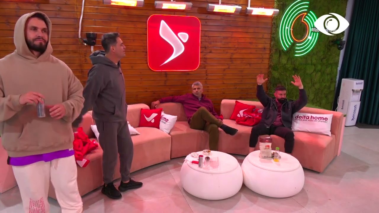 Hajde se e ka marrë vallen lideri/ Banorët kërcejnë valle