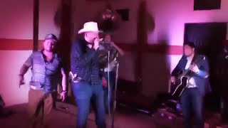 El Fantasma tirando balazos &quot;Mi 45&quot;