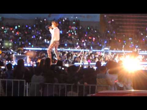 150321 SHINee&EXO - Lucky MOVING CAR @ SMTOWN LIVE WORLD TOUR IV IN TAIWAN