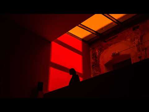 Resonata = RED LIGHT