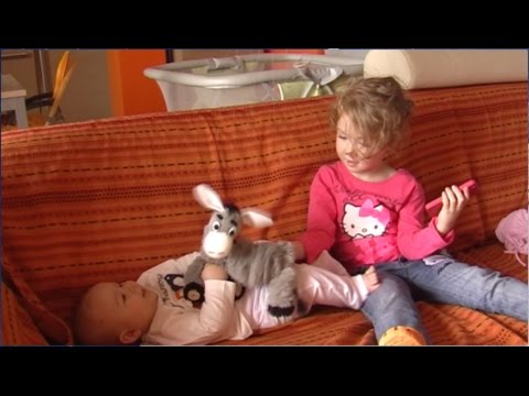 Come applicare lolio di ricino da lentiggini I mezzi per eliminazione di pigmentary notano da una faccia