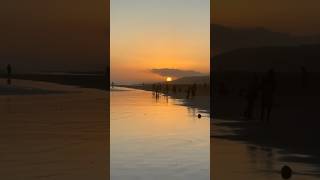 Download lagu Detik-detik sunset terbenam di Pantai Parangtritis #youtubeshorts #viral #trending #shorts #short mp3