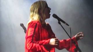 Austra - I'm a monster (Madrid 06-04-2017)
