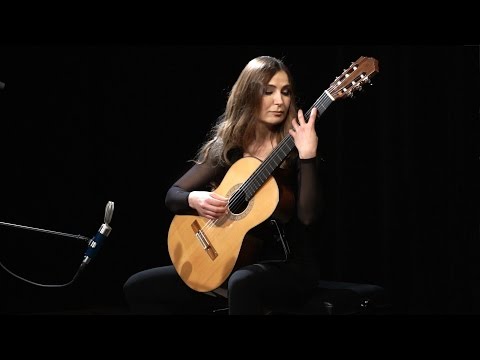 Lamentos do Morro by Garoto - Live