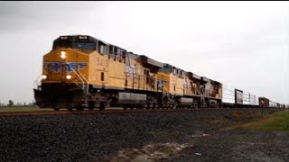 preview picture of video 'UP 5413 leading QPDRV at Concomly Road Gervais, Oregon  11.7.11'