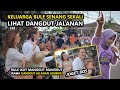DI KUTA MANDALIKA KELUARGA BULE IKUT BERGOYANG NONTON NIA DIRGHA DANGDUT JALANAN IRAMA DOPANG