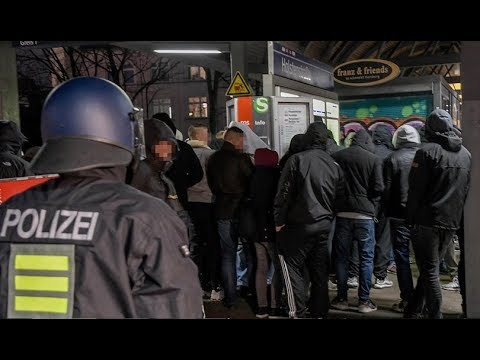 Hamburg SV - FC Köln clash before the game